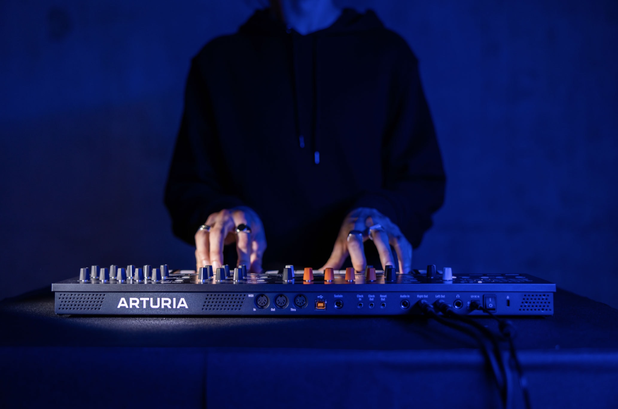 Arturia MiniFreak 6-Voice Spontaneous Algorithmic Synthesizer